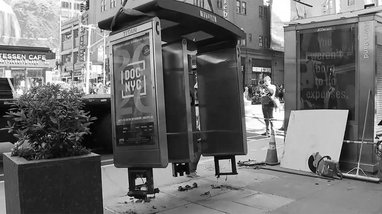 Final NYC public payphone eliminated